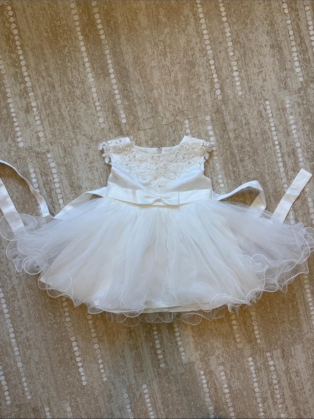 White Tulle Flower Girl Dress with Lace Bodice